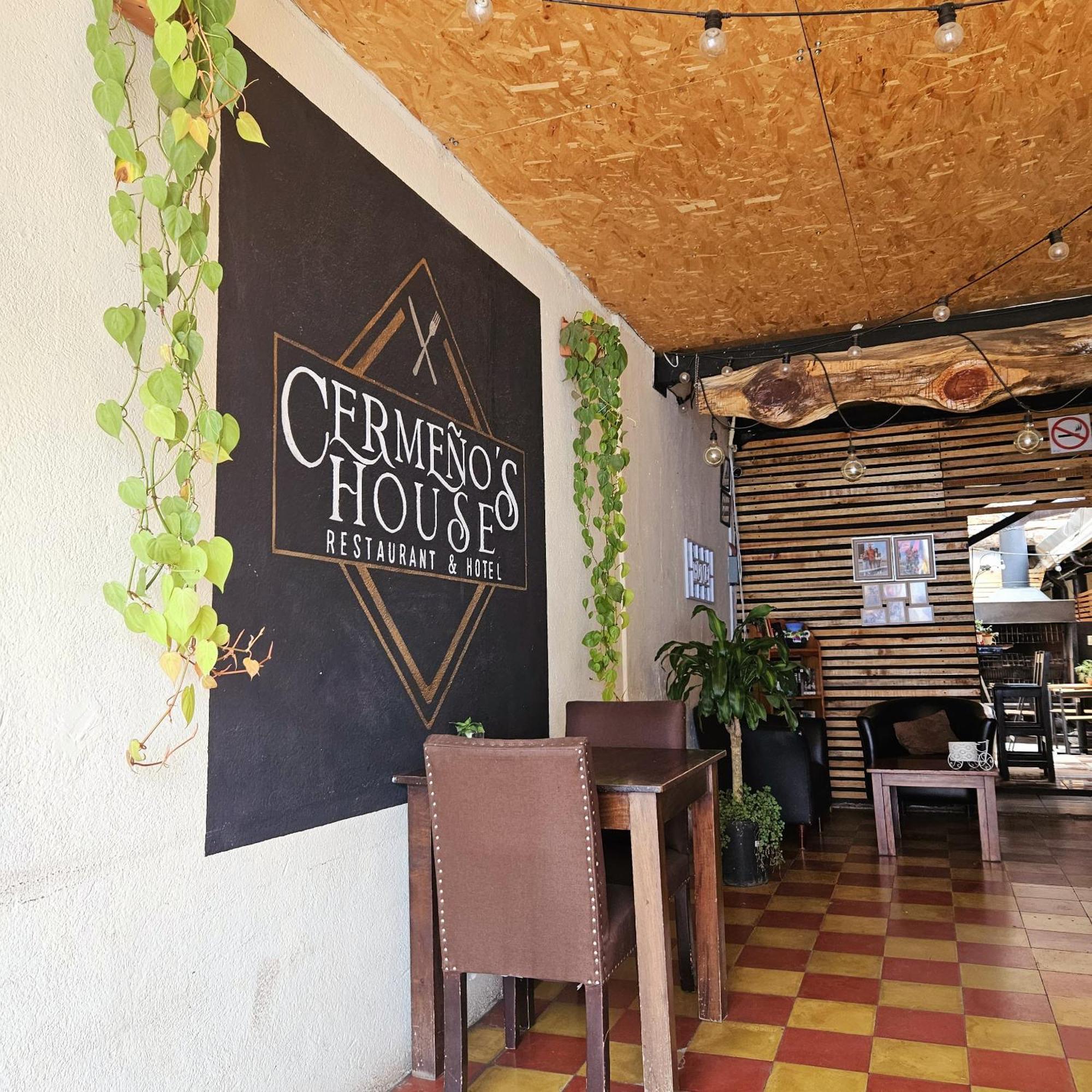 Отель Cermeno'S House Антигуа-Гватемала Экстерьер фото
